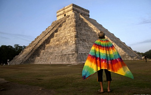 THE MAYAN PEOPLE: PAST AND PRESENT